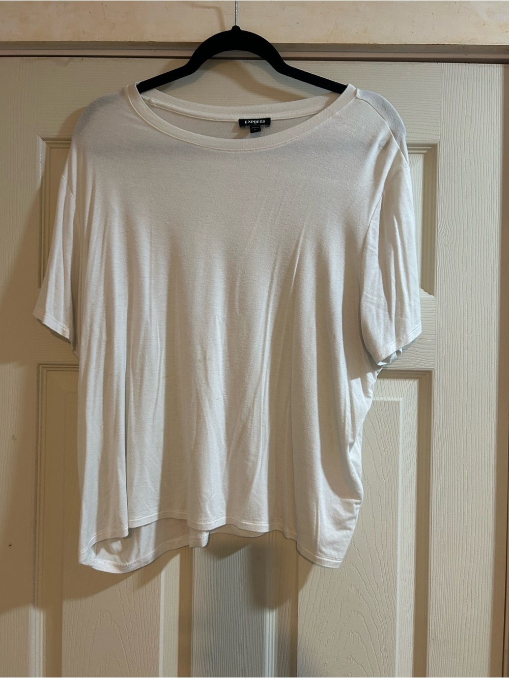 Express White Short Sleeve Relaxed Tee Top - Picture 1 of 3